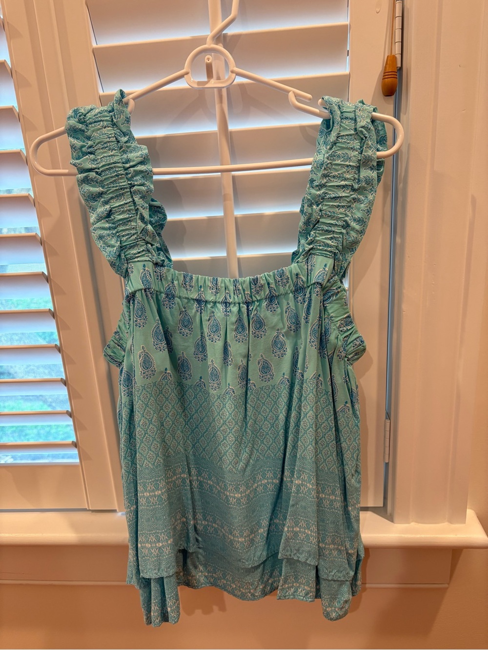crown & ivy Aqua Ruffled Strap Printed Tank